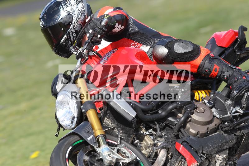 Archiv-2025/05 14.04.2025 Plüss Moto Sport ADR/Freies Fahren/1